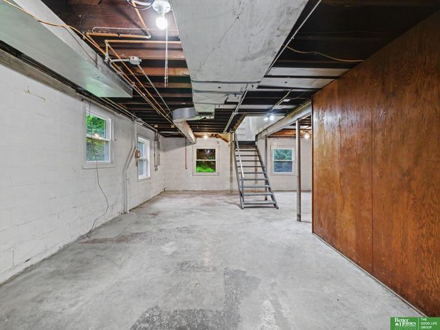 3220 S 3 Street, Omaha, NE 68108