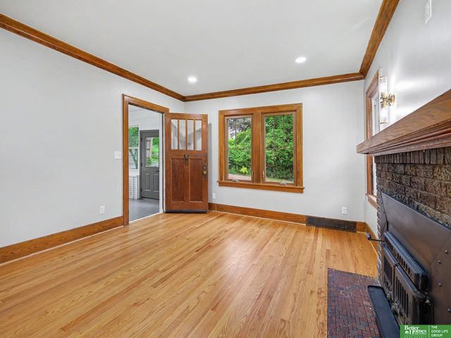 3220 S 3 Street, Omaha, NE 68108