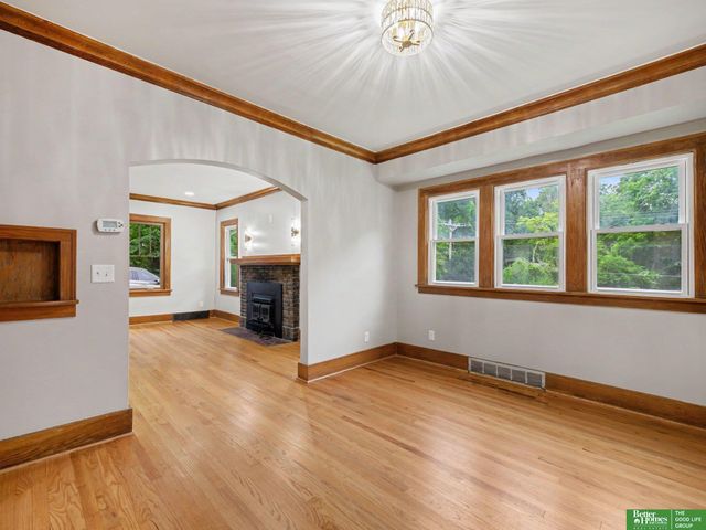3220 S 3 Street, Omaha, NE 68108