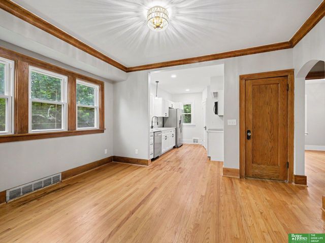 3220 S 3 Street, Omaha, NE 68108