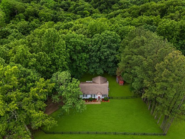 1101 Valley View Rd, Ashland City, TN 37015