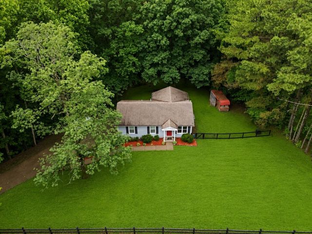 1101 Valley View Rd, Ashland City, TN 37015