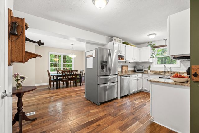1101 Valley View Rd, Ashland City, TN 37015