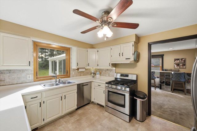 W1479 Meadow View COURT, Oostburg, WI 53070