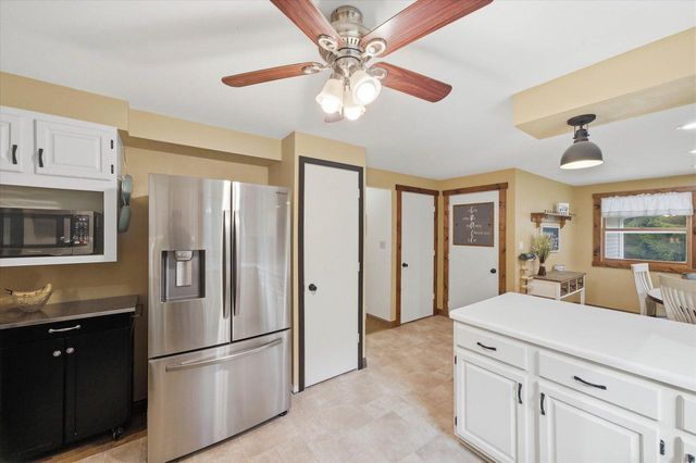 W1479 Meadow View COURT, Oostburg, WI 53070