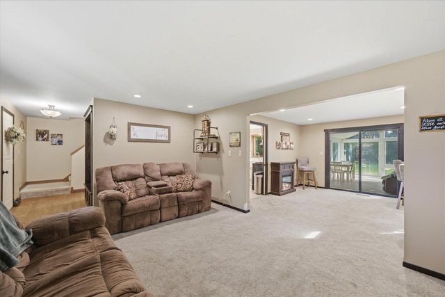 W1479 Meadow View COURT, Oostburg, WI 53070