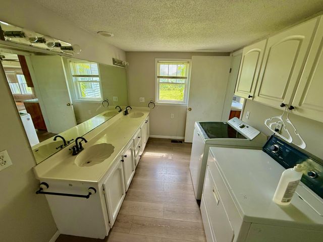 560 State Line Rd, Loretto, TN 38469