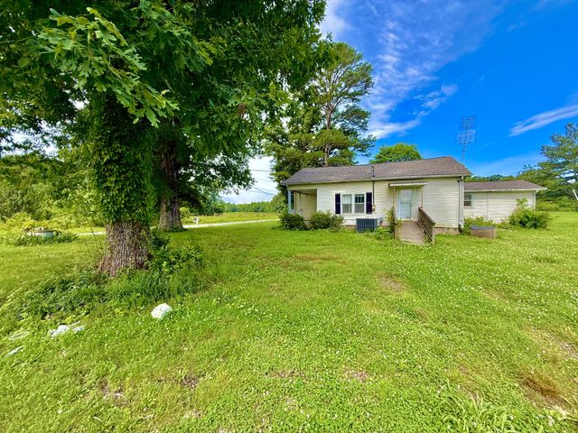 560 State Line Rd, Loretto, TN 38469