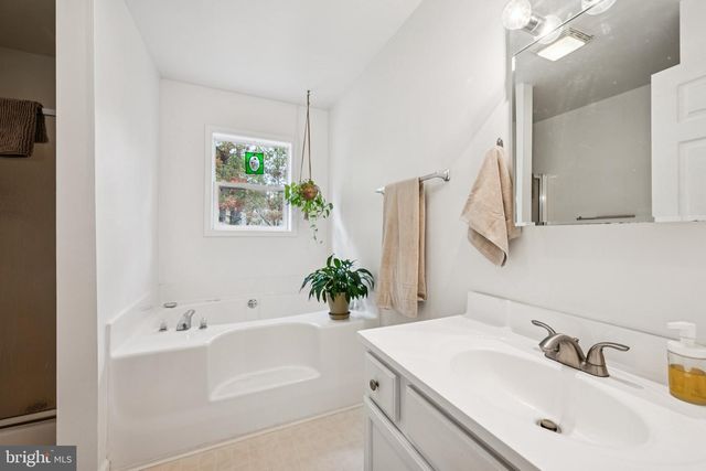 5630 OSLO AVE, Mays Landing, NJ 08330