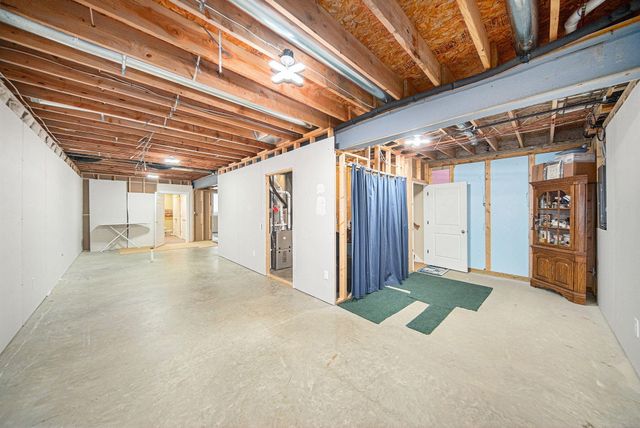 132 Remington Drive, Spring Arbor, MI 49283