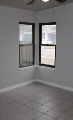 740 Santa Clara Dr, Kingsville, TX 78363