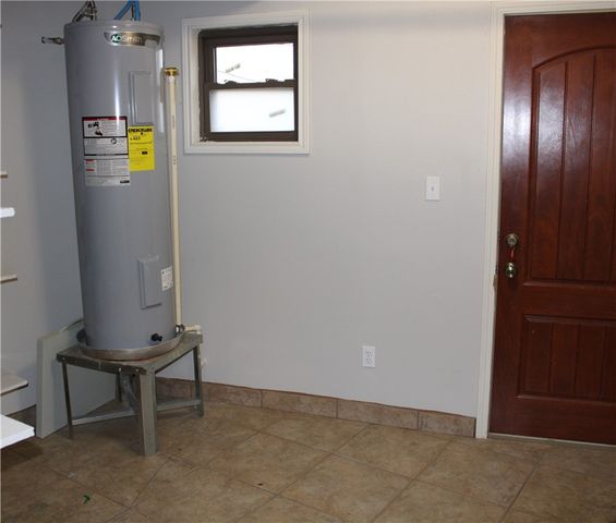 740 Santa Clara Dr, Kingsville, TX 78363