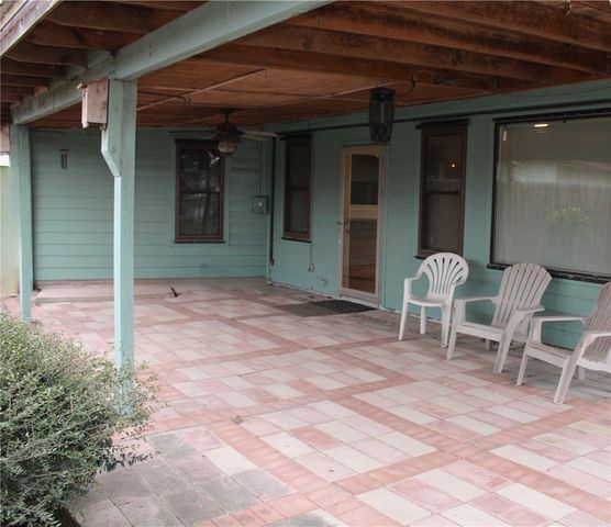 740 Santa Clara Dr, Kingsville, TX 78363