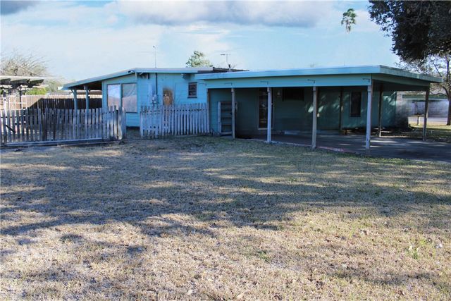 740 Santa Clara Dr, Kingsville, TX 78363