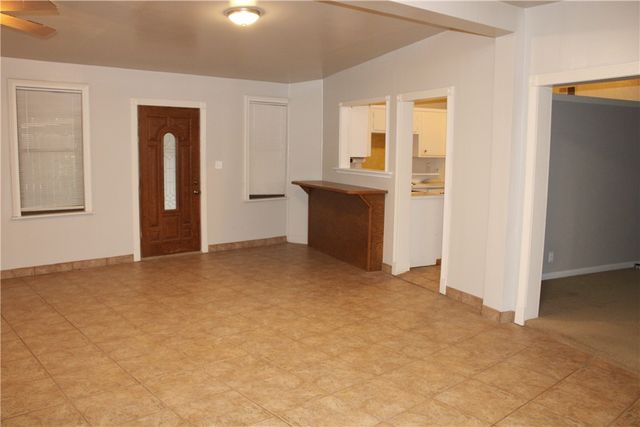 740 Santa Clara Dr, Kingsville, TX 78363