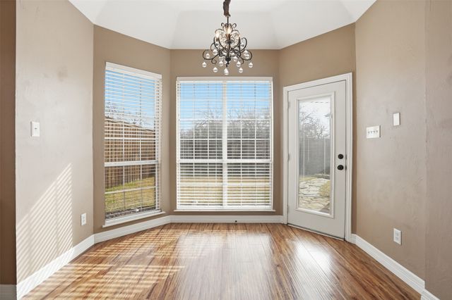 2221 Templeton Drive, Arlington, TX 76006