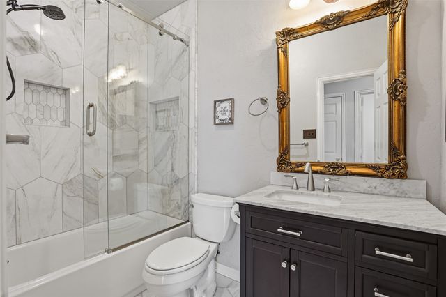 2221 Templeton Drive, Arlington, TX 76006