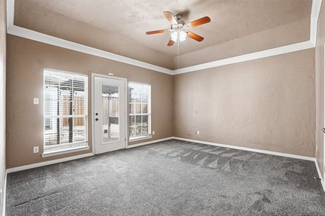 2221 Templeton Drive, Arlington, TX 76006