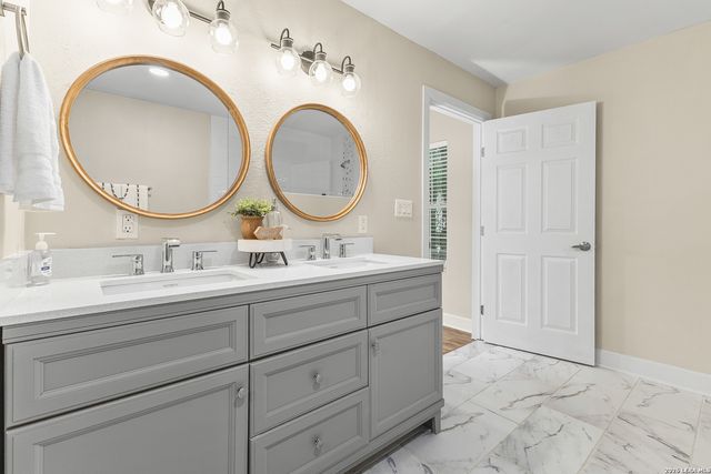 315 Saint James, San Antonio, TX 78202