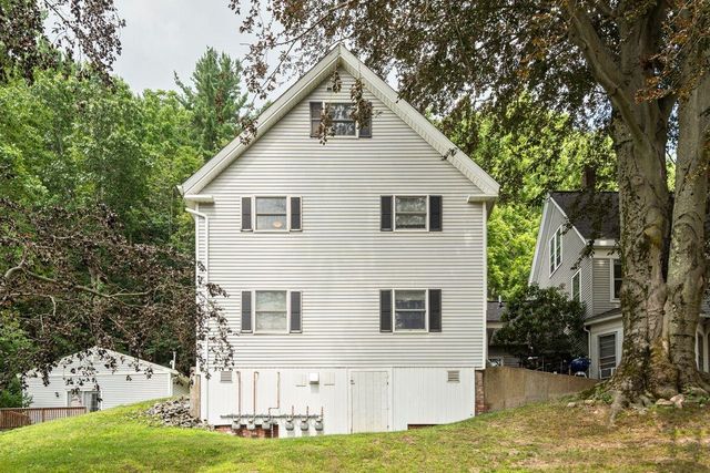 34 Floral Ave Apt 5, Dover, NH 03820