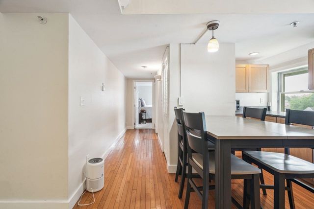 34 Floral Ave Apt 5, Dover, NH 03820