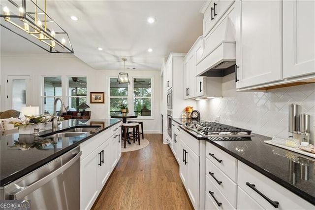 103 Rabun Court, Hoschton, GA 30548