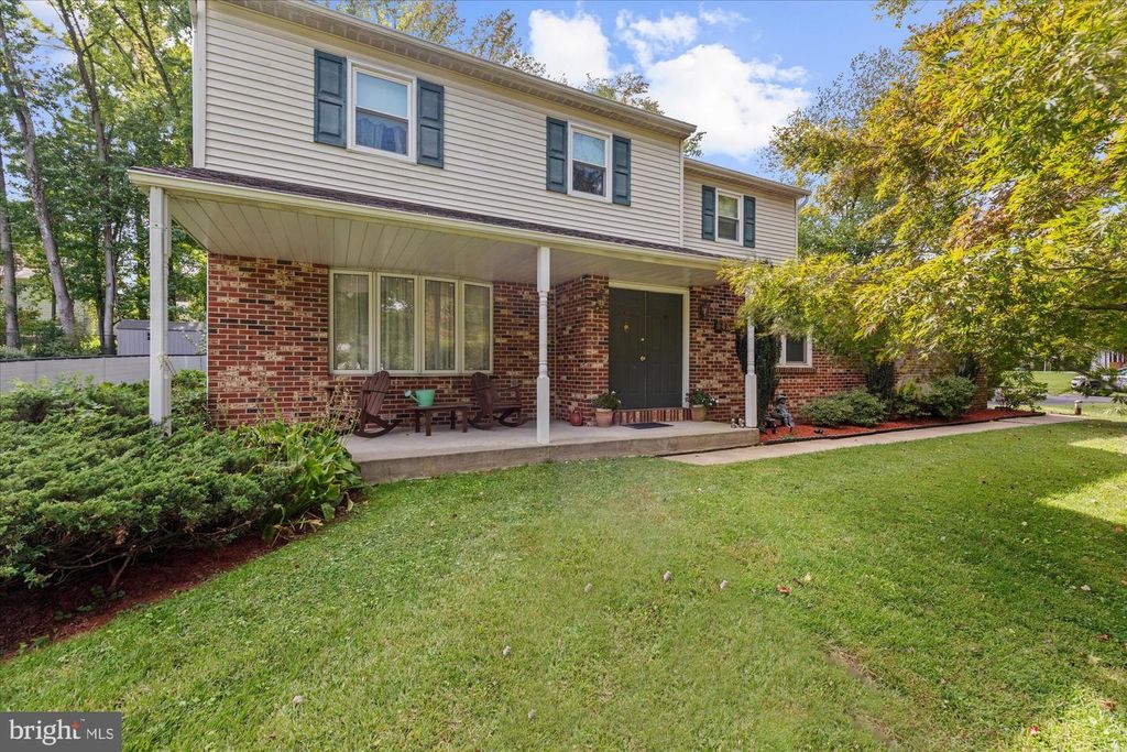 945 ROBERTS RD, Bensalem, PA 19020 — exterior