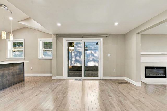 47 Rosedale Rd, Watertown, MA 02472