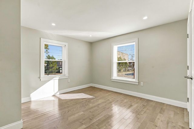 47 Rosedale Rd, Watertown, MA 02472