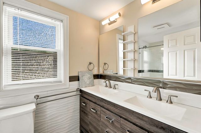 47 Rosedale Rd, Watertown, MA 02472
