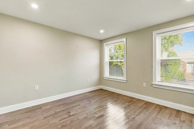 47 Rosedale Rd, Watertown, MA 02472