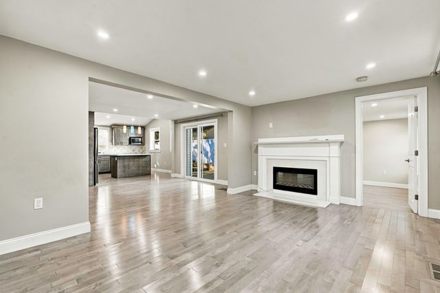 47 Rosedale Rd, Watertown, MA 02472