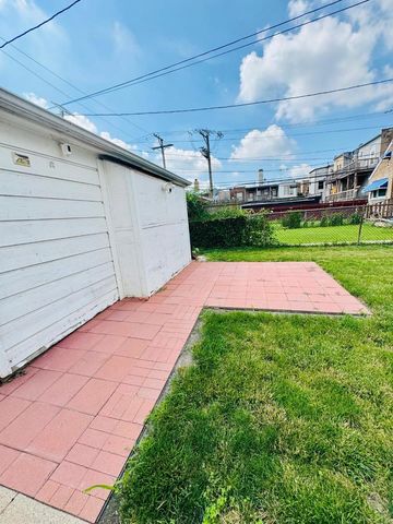 1621 N Luna Avenue, Chicago, IL 60639