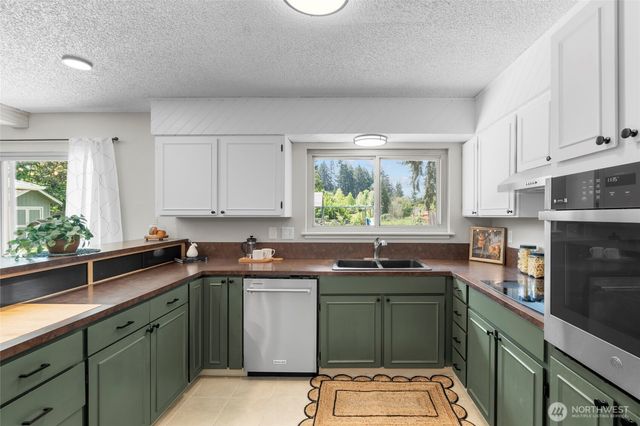 6813 5th Way SE, Lacey, WA 98503