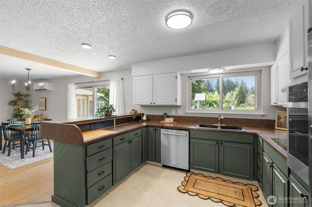 6813 5th Way SE, Lacey, WA 98503