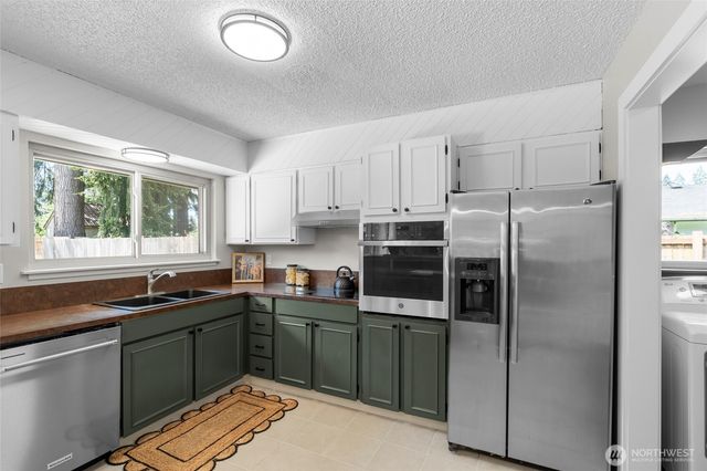 6813 5th Way SE, Lacey, WA 98503