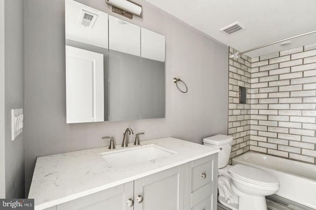 1900-02 N 4TH ST, Philadelphia, PA 19122