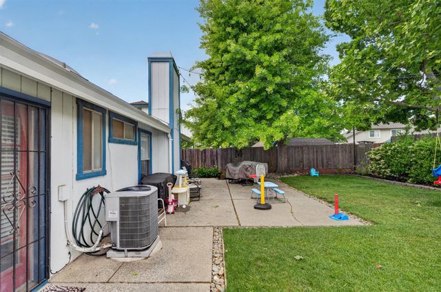 5609 Laguna Quail Way, Elk Grove, CA 95758