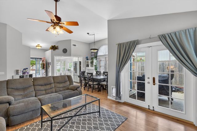 5609 Laguna Quail Way, Elk Grove, CA 95758