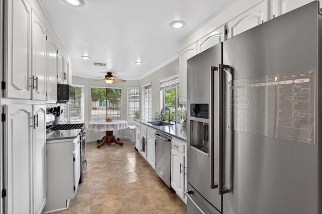 5609 Laguna Quail Way, Elk Grove, CA 95758