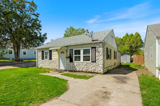 916 5th Avenue, Aurora, IL 60505