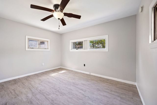 916 5th Avenue, Aurora, IL 60505