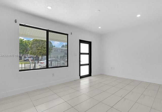 1918 NW 19th Avenue FRONT, Miami, FL 33125