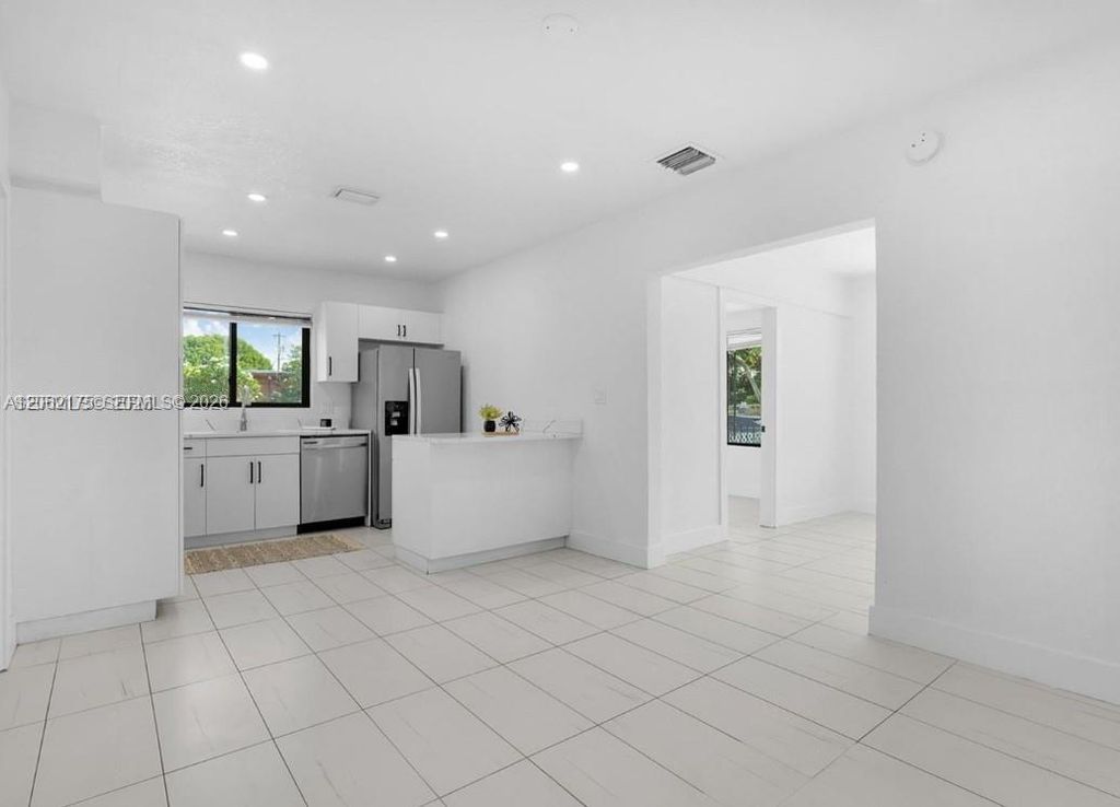 1918 NW 19th Avenue FRONT, Miami, FL 33125