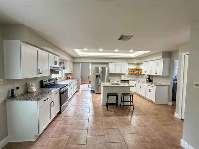 380 Woodlands DR, Bastrop, TX 78602