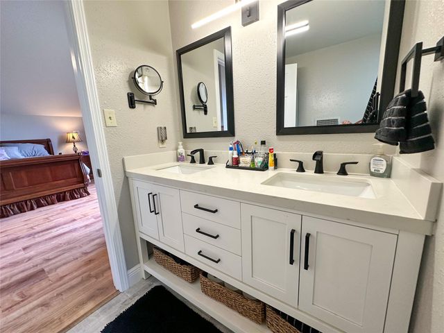 380 Woodlands DR, Bastrop, TX 78602