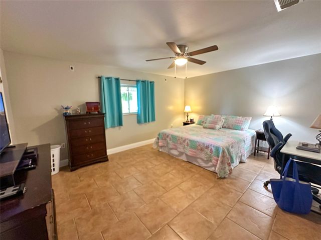 380 Woodlands DR, Bastrop, TX 78602