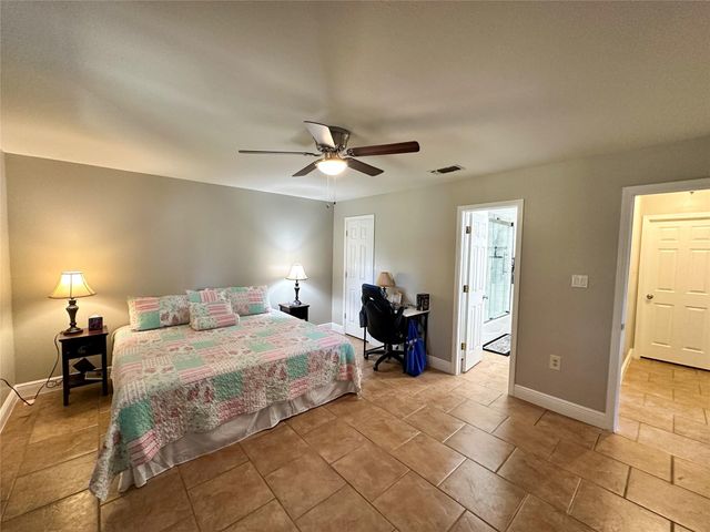 380 Woodlands DR, Bastrop, TX 78602