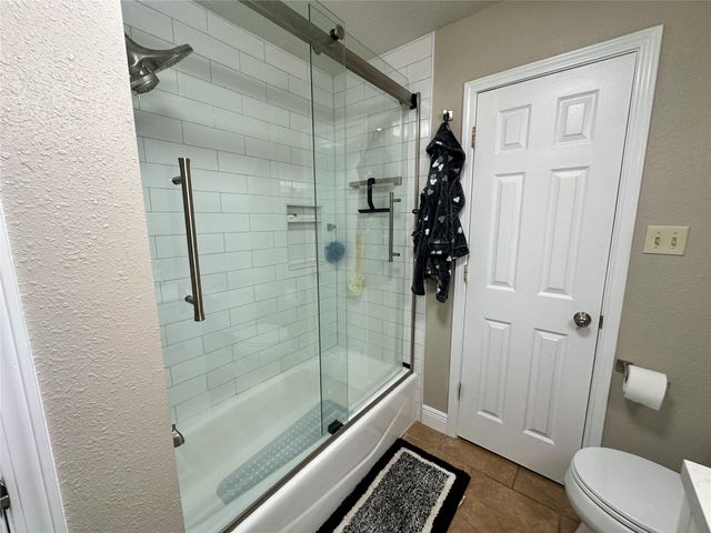 380 Woodlands DR, Bastrop, TX 78602