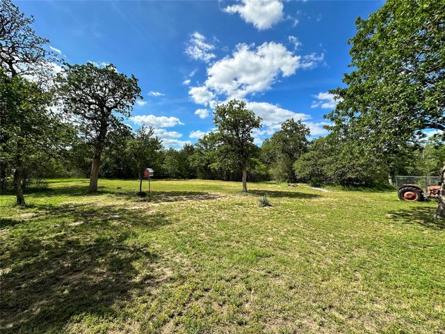 380 Woodlands DR, Bastrop, TX 78602